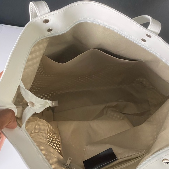 'Catch Me' Tote - Picture 9 of 10